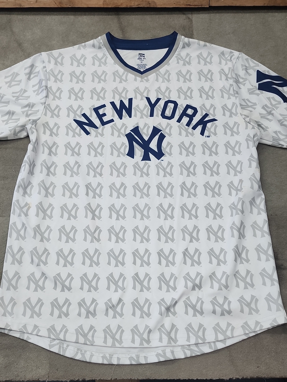 New York Yankees Men’s White & Navy Team Jersey
